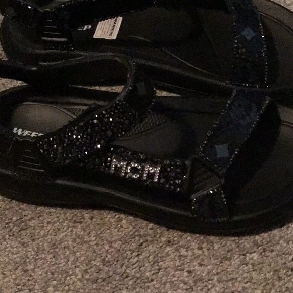 Sandals - Picture 2 of 4